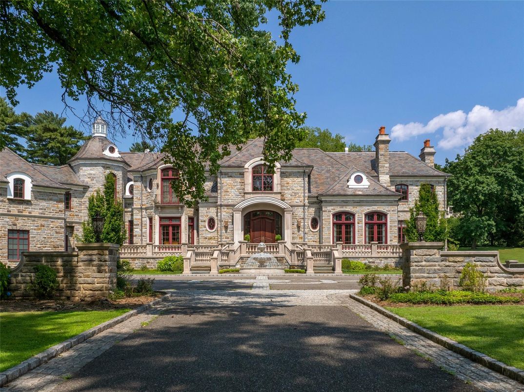Exterior, Facade, French Provincial
