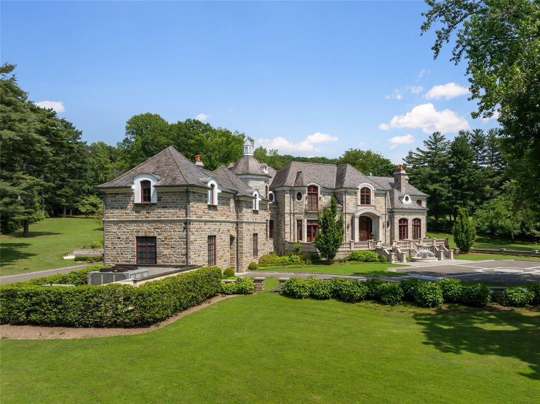 Backyard, Exterior, Facade, Brick Facade, French Provincial