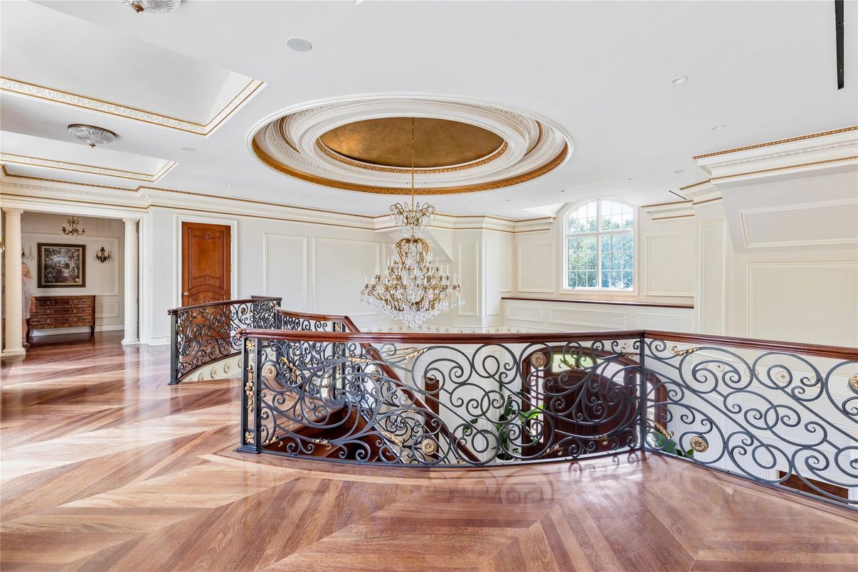 Chandelier, Interior, Recessed Lighting, Wood Texture Flooring