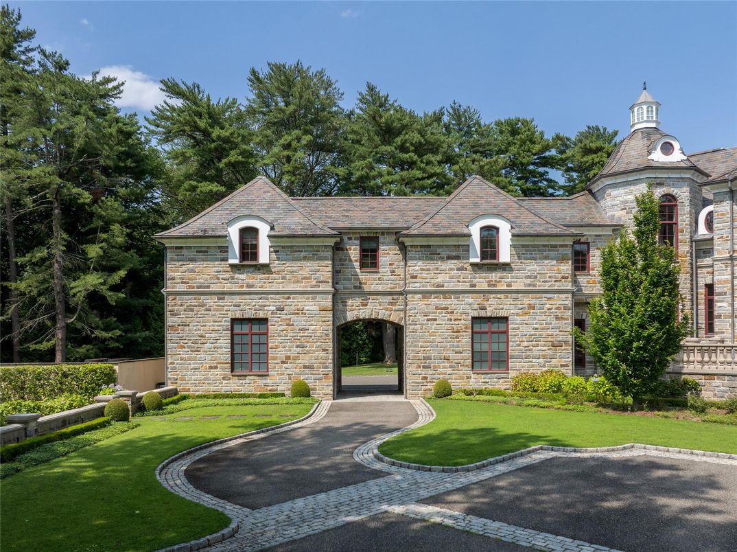 Exterior, Facade, French Provincial