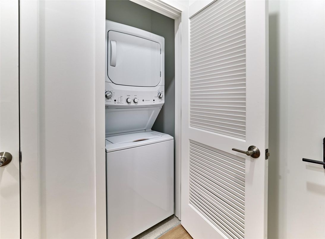 Interior, Utility Closets, Washer, Wood Texture Flooring