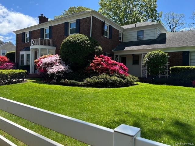 Exterior, Facade, Brick Facade, Modern