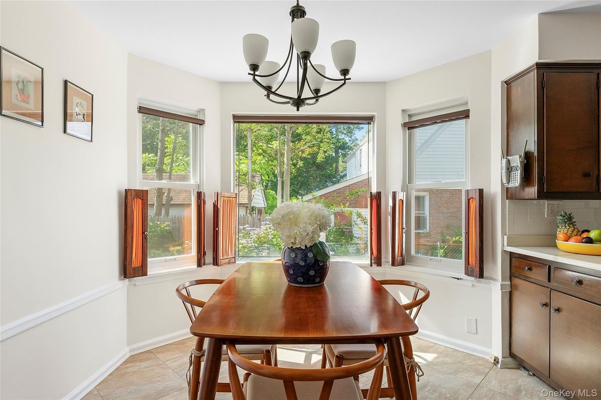 Chandelier, Dining room, Interior