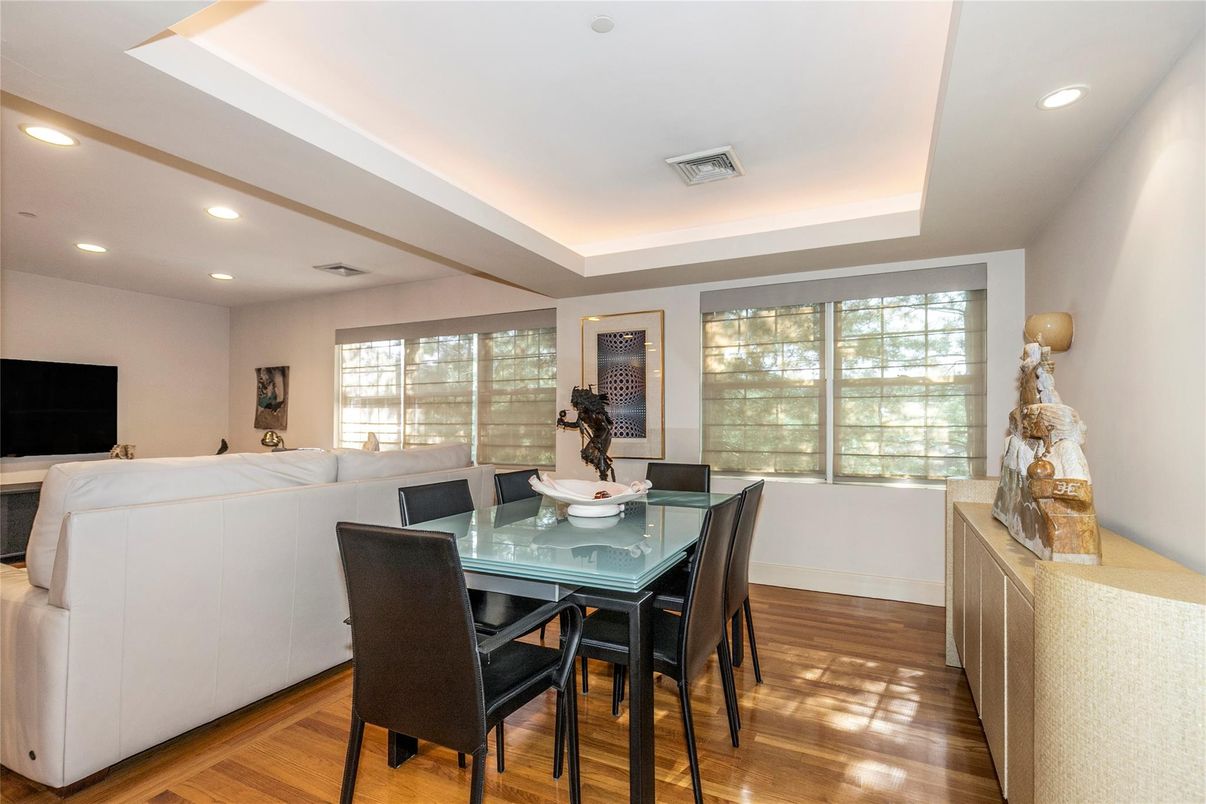Dining room, Interior, Living room, Recessed Lighting, Wood Texture Flooring