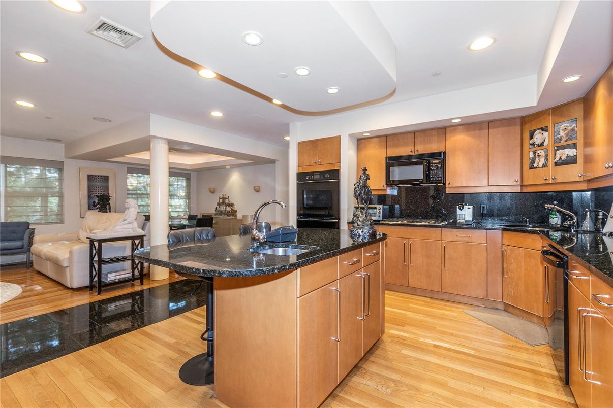 Interior, Kitchen, Living room, Recessed Lighting, Wood Texture Flooring