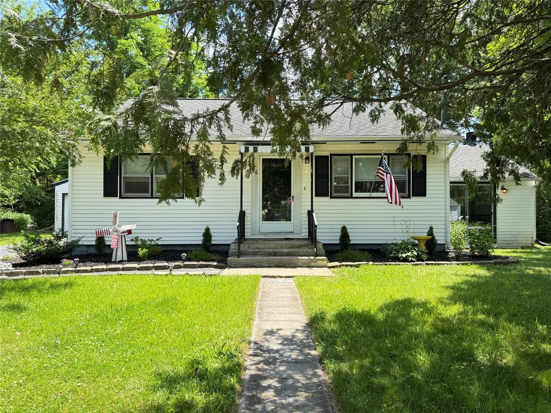 Exterior, Facade, Cape Cod