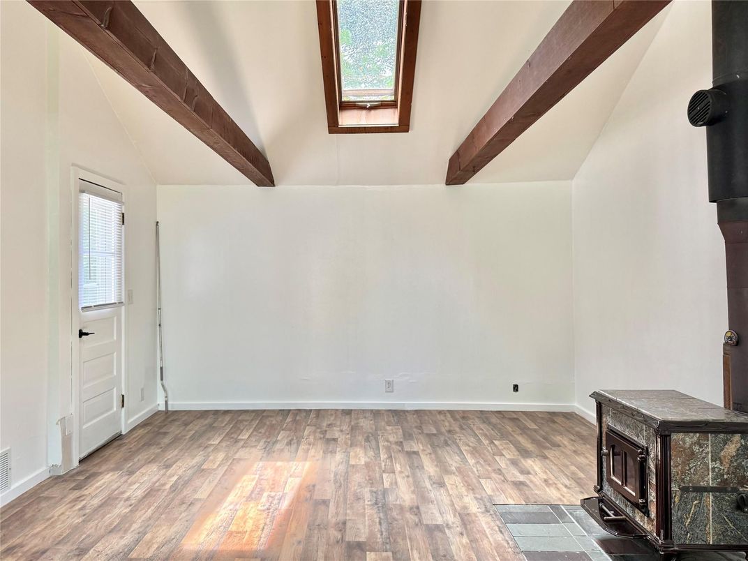 Empty room, Interior, Wooden Beams, Wood Texture Flooring