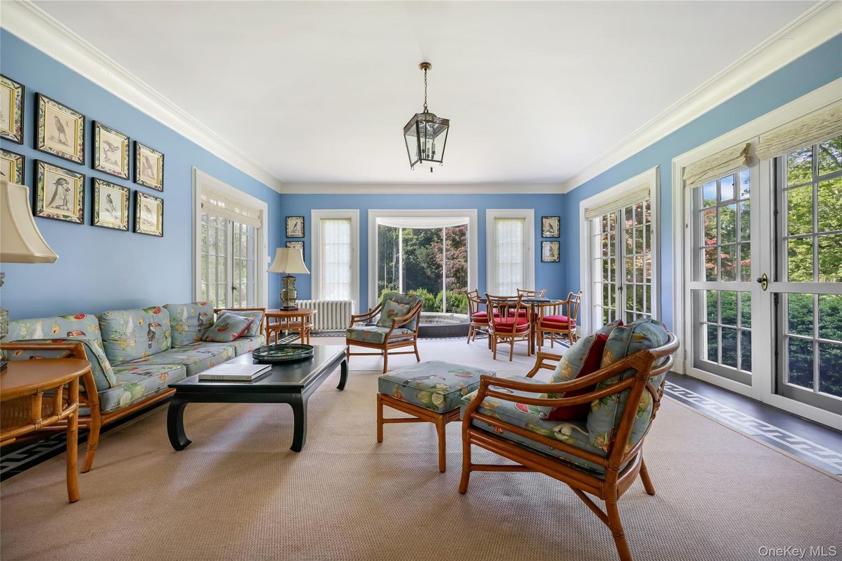 Dining room, Interior, Living room, Pendant Lights