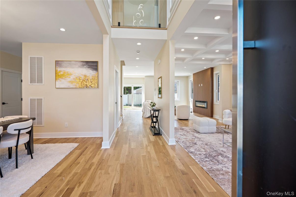 Interior, Recessed Lighting, Wood Texture Flooring