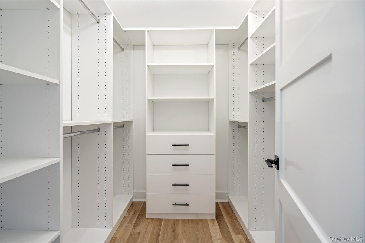 Interior, Walk-in Closets, Wood Texture Flooring