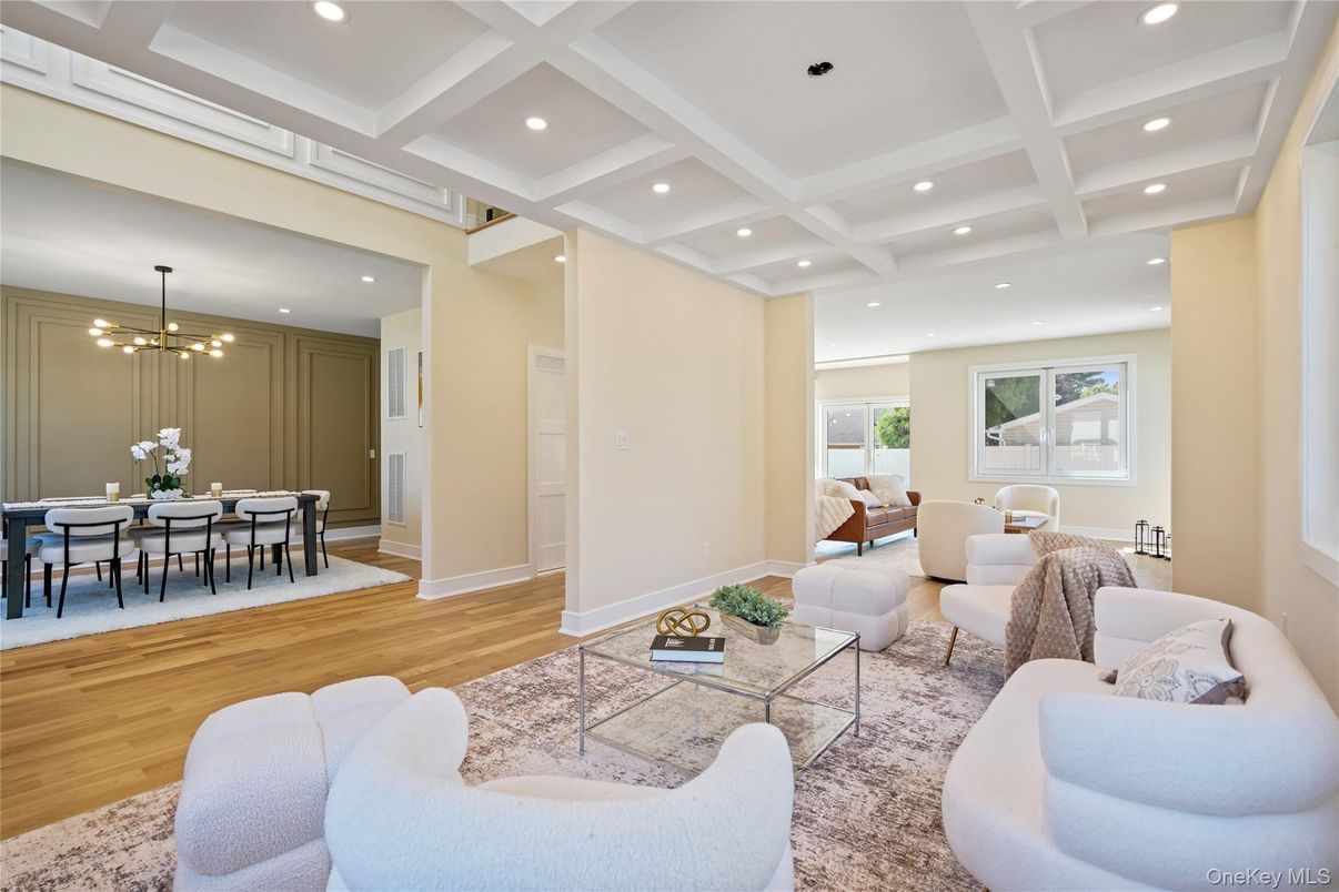 Dining room, Interior, Living room, Pendant Lights, Recessed Lighting, Wood Texture Flooring