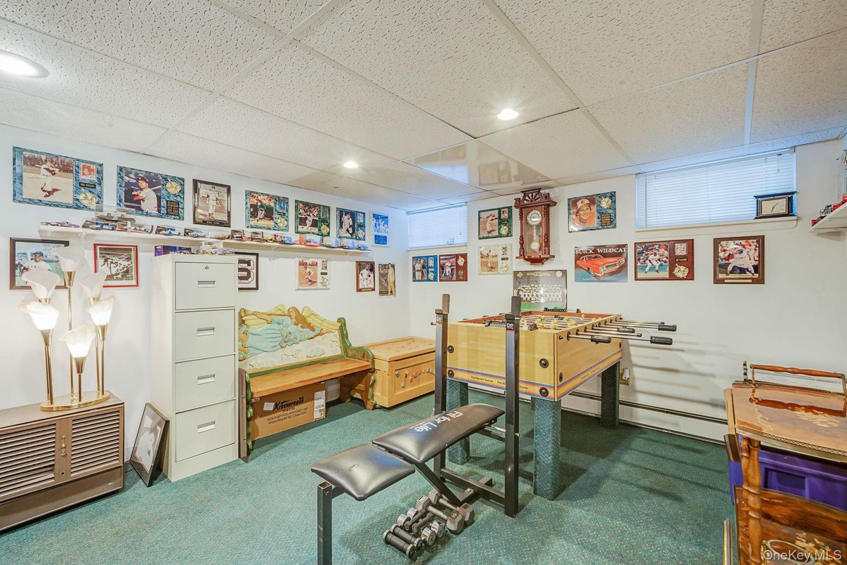 Game Room, Interior, Recessed Lighting