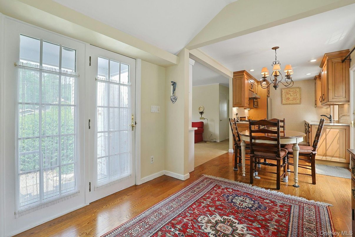 Chandelier, Dining room, Interior, Kitchen, Recessed Lighting, Wood Texture Flooring