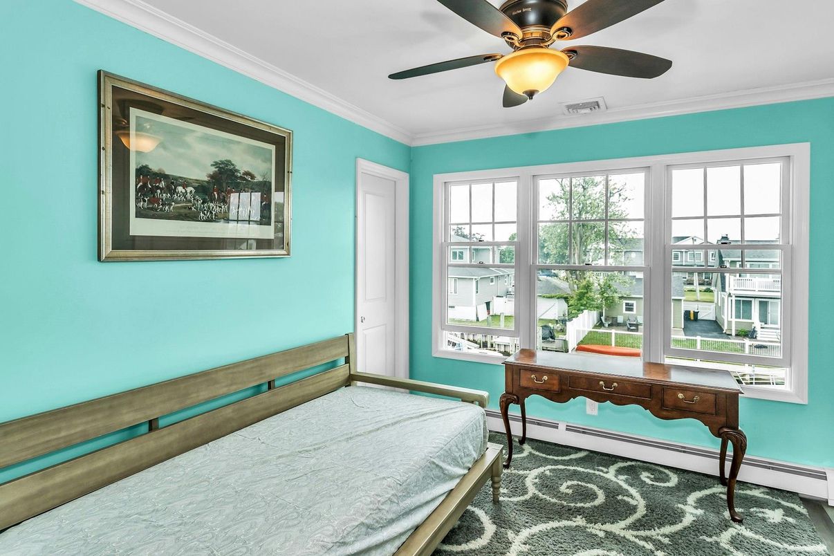 Bedroom, Interior, Water