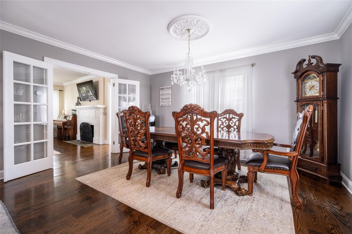 Chandelier, Dining room, Fireplace, Interior, Wood Texture Flooring