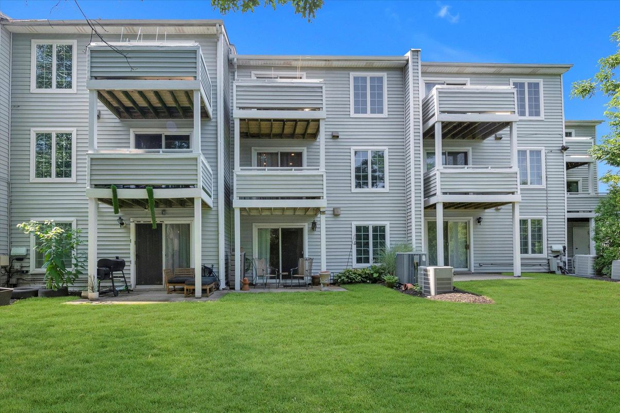 Backyard, Exterior, Facade, Rowhouse