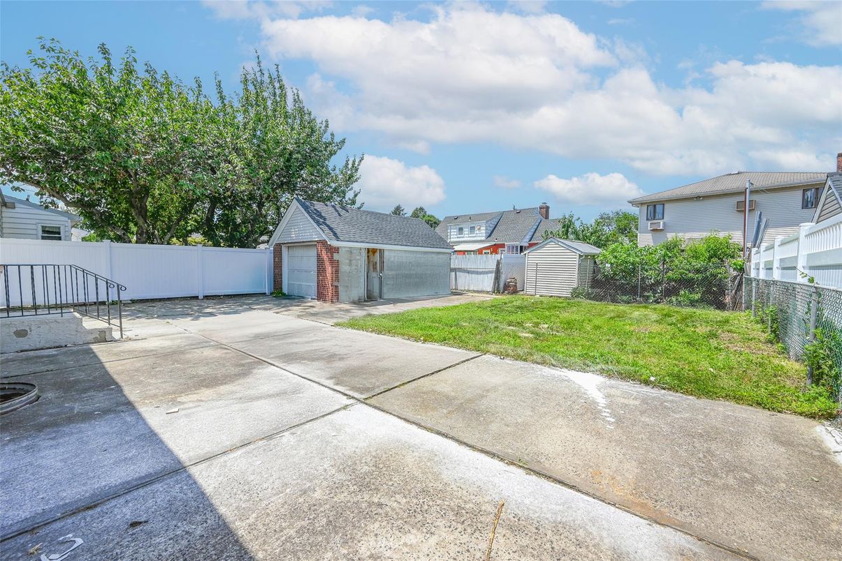 Backyard, Detached Garage, Exterior