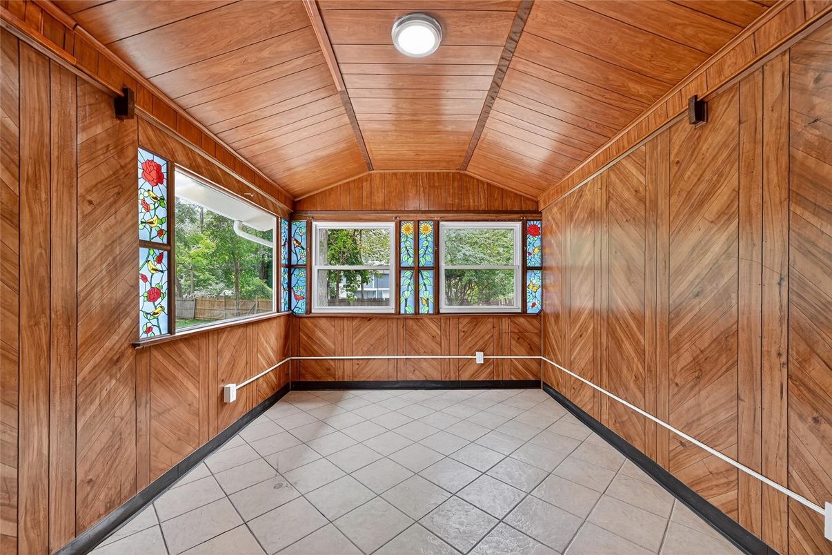 Empty room, Interior, Wooden Ceilings, Wooden Walls