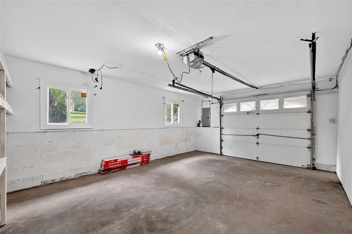 Garage, Interior