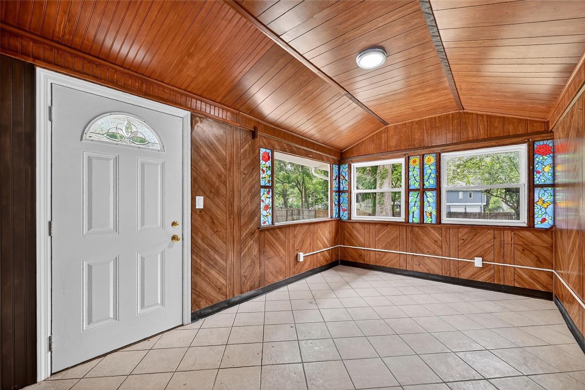 Empty room, Interior, Wooden Ceilings, Wooden Walls
