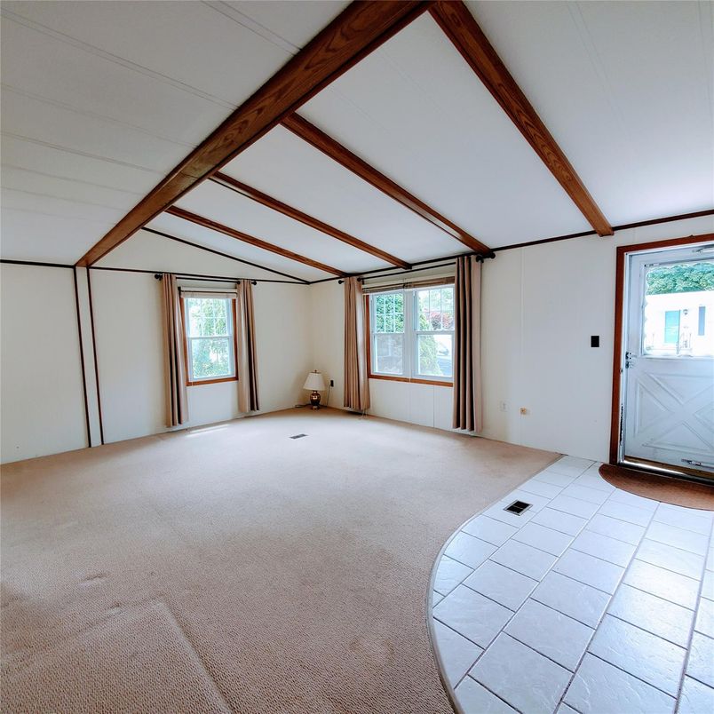 Empty room, Interior, Wooden Beams
