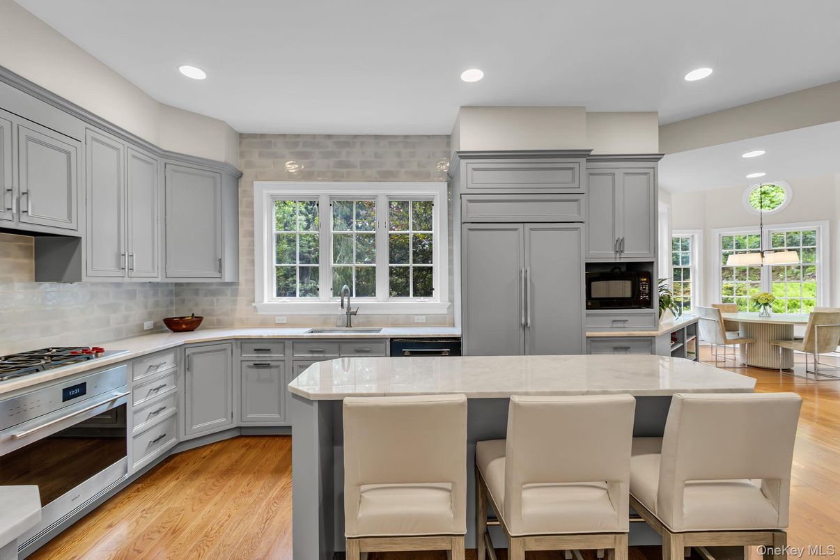 Dining room, Interior, Kitchen, Recessed Lighting, Stainless Steel Appliances, Wood Texture Flooring