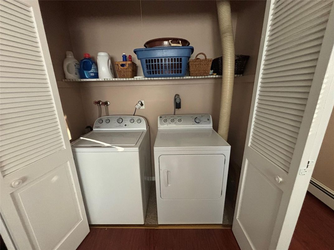 Interior, Utility Closets, Washer, Wood Texture Flooring