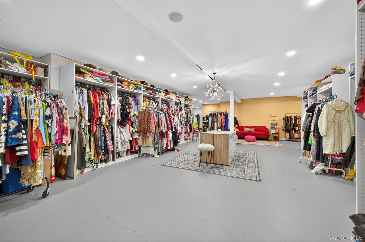 Interior, Recessed Lighting, Walk-in Closets