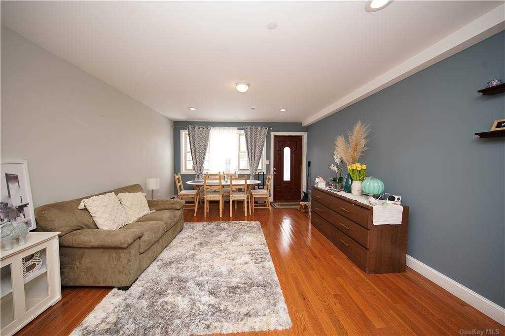 Dining room, Interior, Living room, Recessed Lighting, Wood Texture Flooring