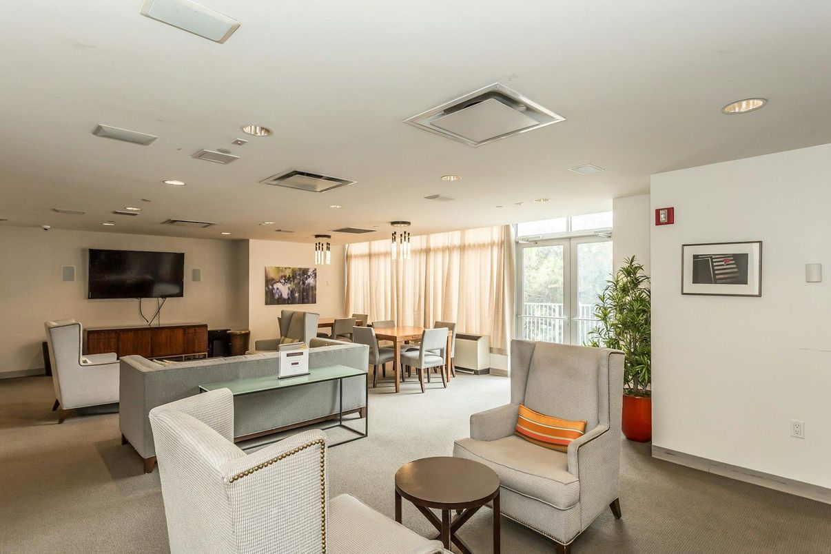 Dining room, Interior, Living room, Recessed Lighting