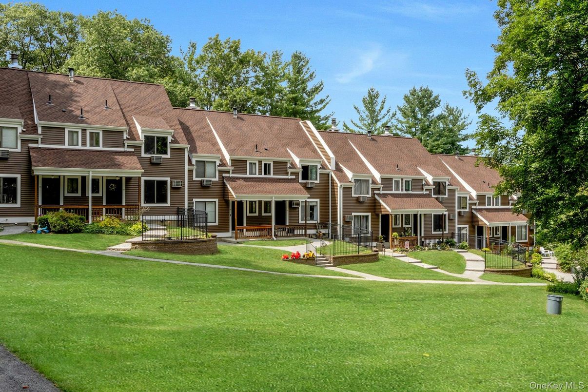 Backyard, Exterior, Facade, Brick Facade, Rowhouse