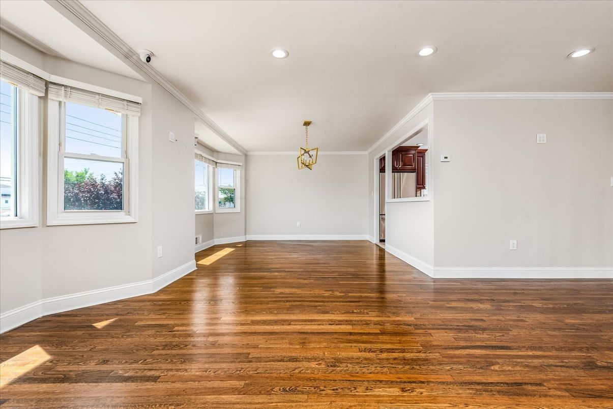 Empty room, Interior, Pendant Lights, Recessed Lighting, Wood Texture Flooring