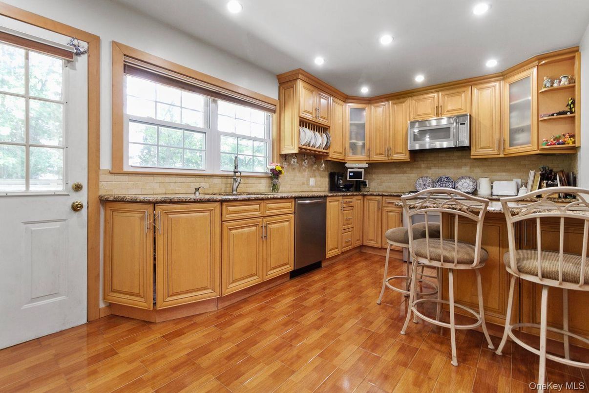 Dining room, Interior, Kitchen, Recessed Lighting, Wood Texture Flooring
