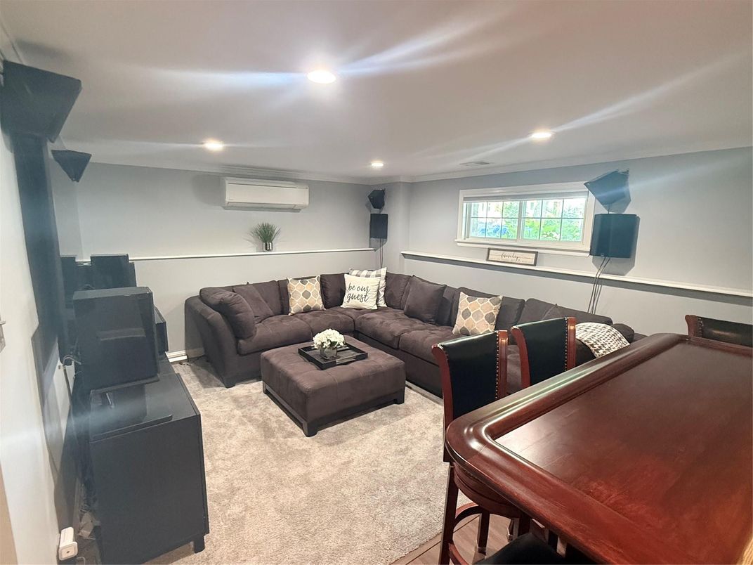Game Room, Interior, Living room, Recessed Lighting