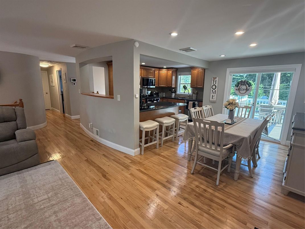 Dining room, Interior, Kitchen, Recessed Lighting, Wood Texture Flooring