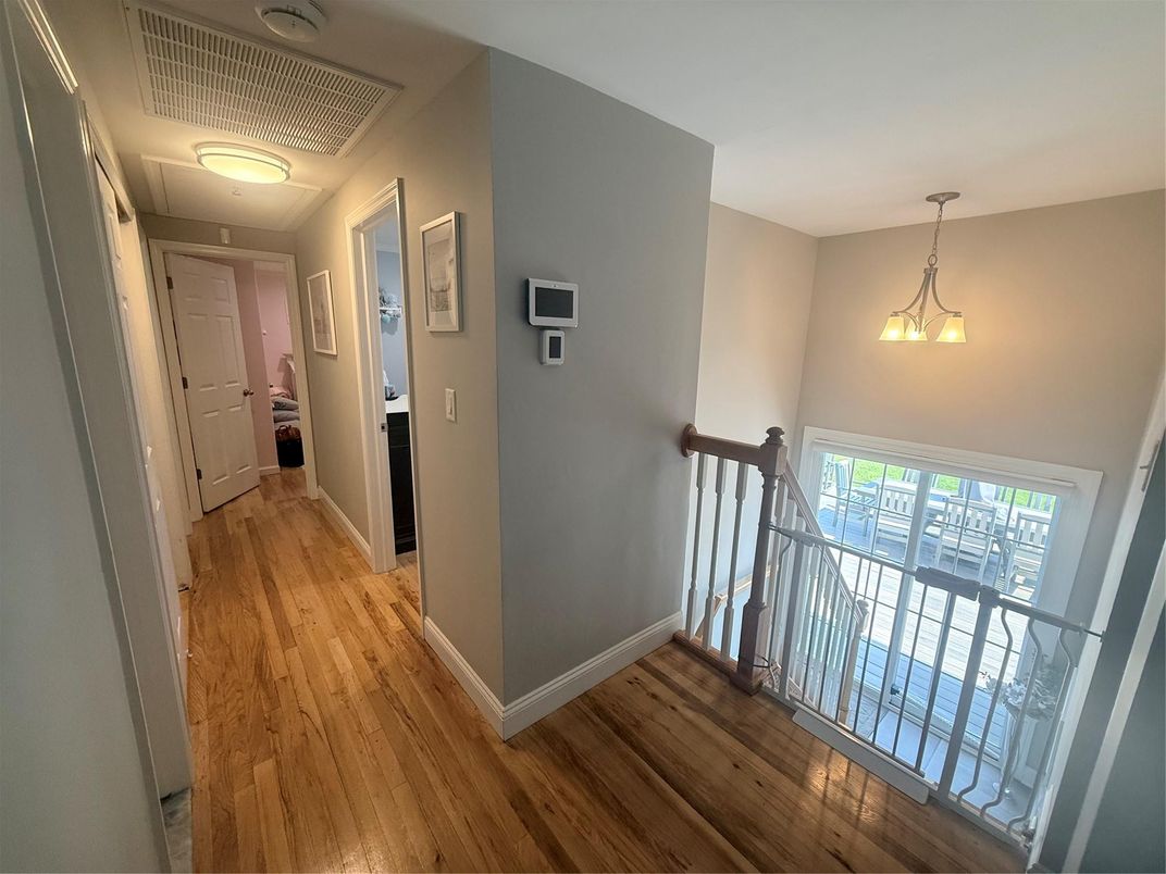 Interior, Pendant Lights, Wood Texture Flooring