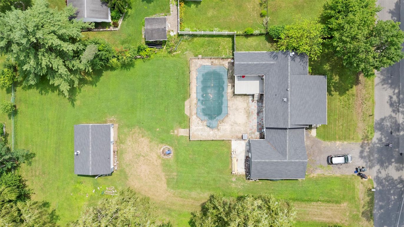 Exterior, Drone