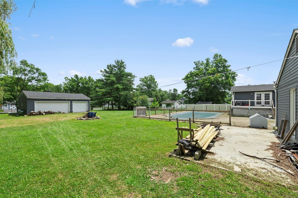 Backyard, Detached Garage, Exterior