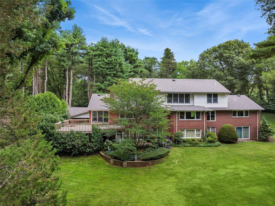 Backyard, Exterior, Facade, Brick Facade, Georgian