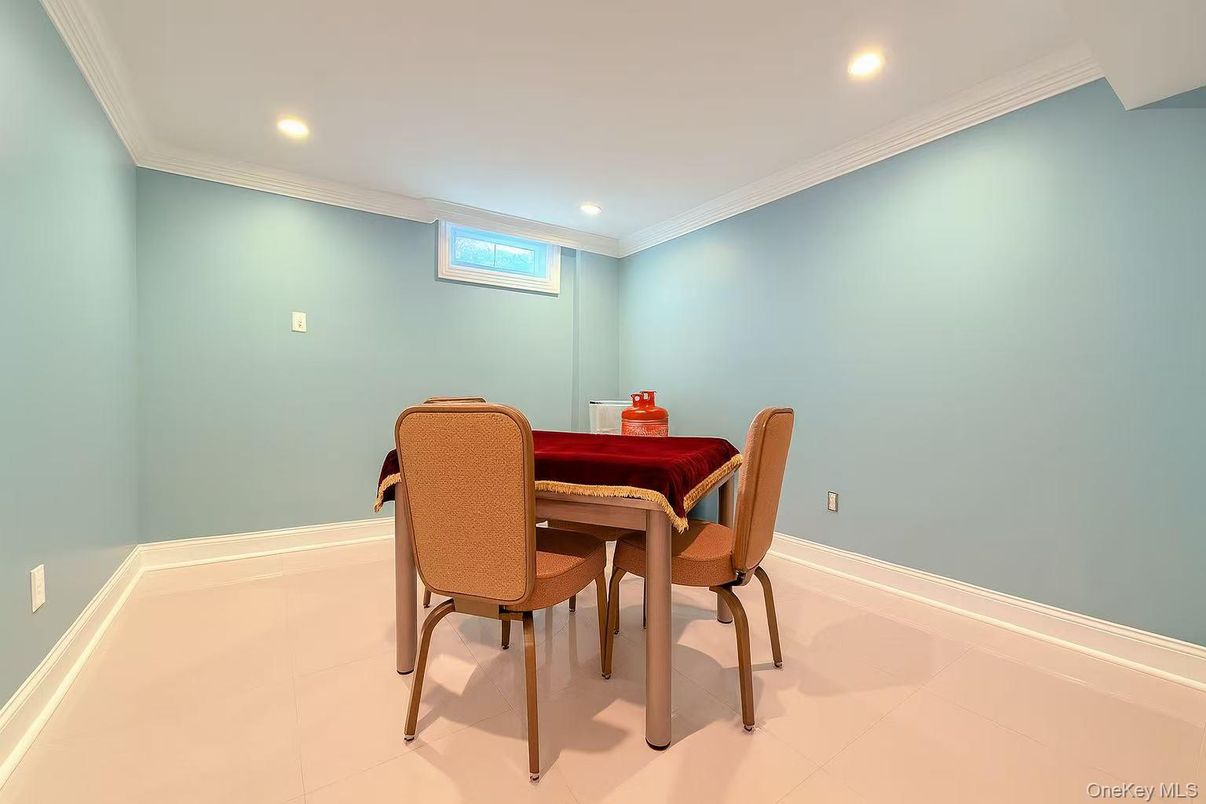 Dining room, Interior, Recessed Lighting
