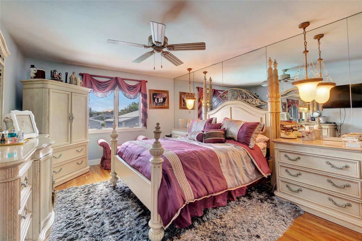 Bedroom, Interior, Pendant Lights, Wood Texture Flooring