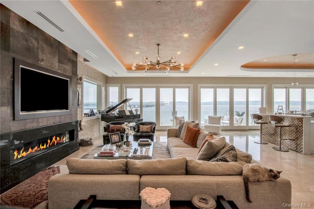Fireplace, Interior, Living room, Pendant Lights, Piano, Recessed Lighting, Water