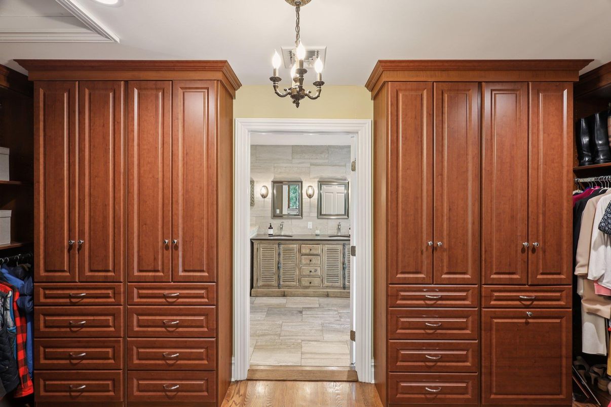 Chandelier, Interior, Walk-in Closets, Wood Texture Flooring