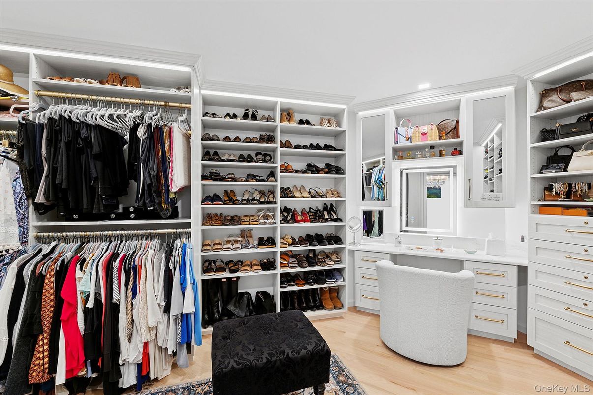 Interior, Recessed Lighting, Walk-in Closets, Wood Texture Flooring
