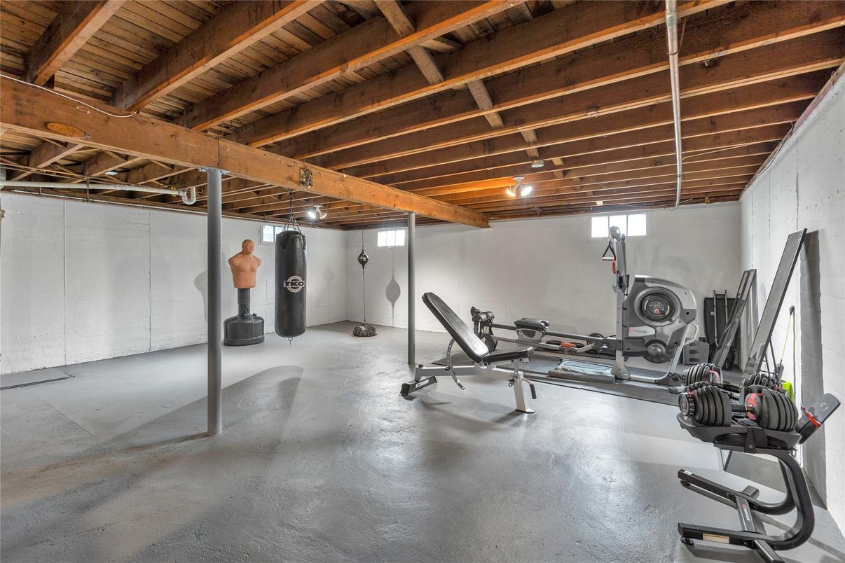Fitness Equipment, Interior, Wooden Beams, Wooden Ceilings