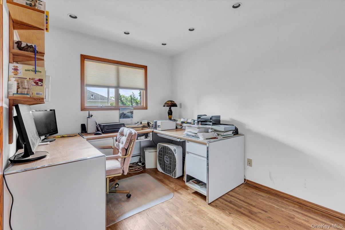Home Office, Interior, Recessed Lighting, Wood Texture Flooring