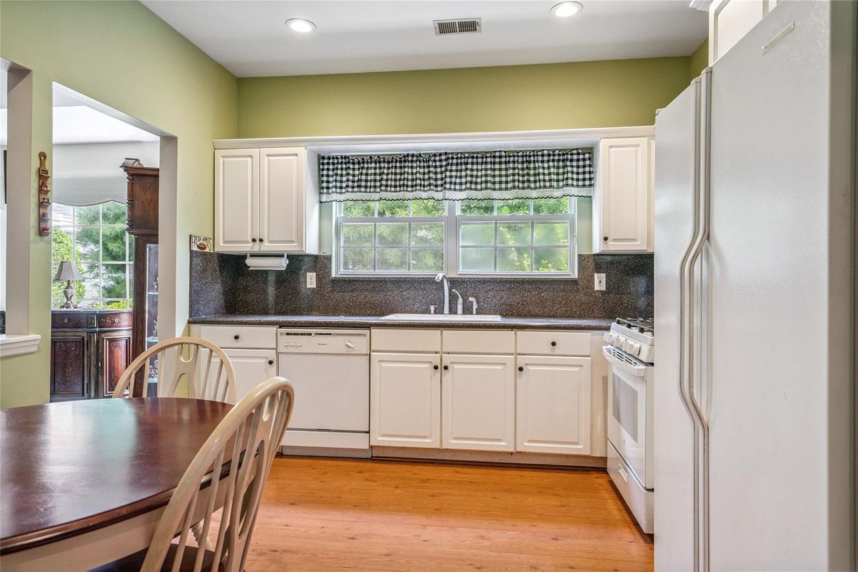 Dining room, Interior, Kitchen, Recessed Lighting, Wood Texture Flooring