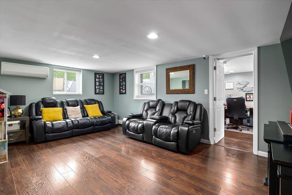 Home Office, Interior, Living room, Recessed Lighting, Wood Texture Flooring