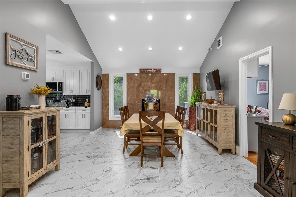 Dining room, Interior, Kitchen, Marble, Recessed Lighting