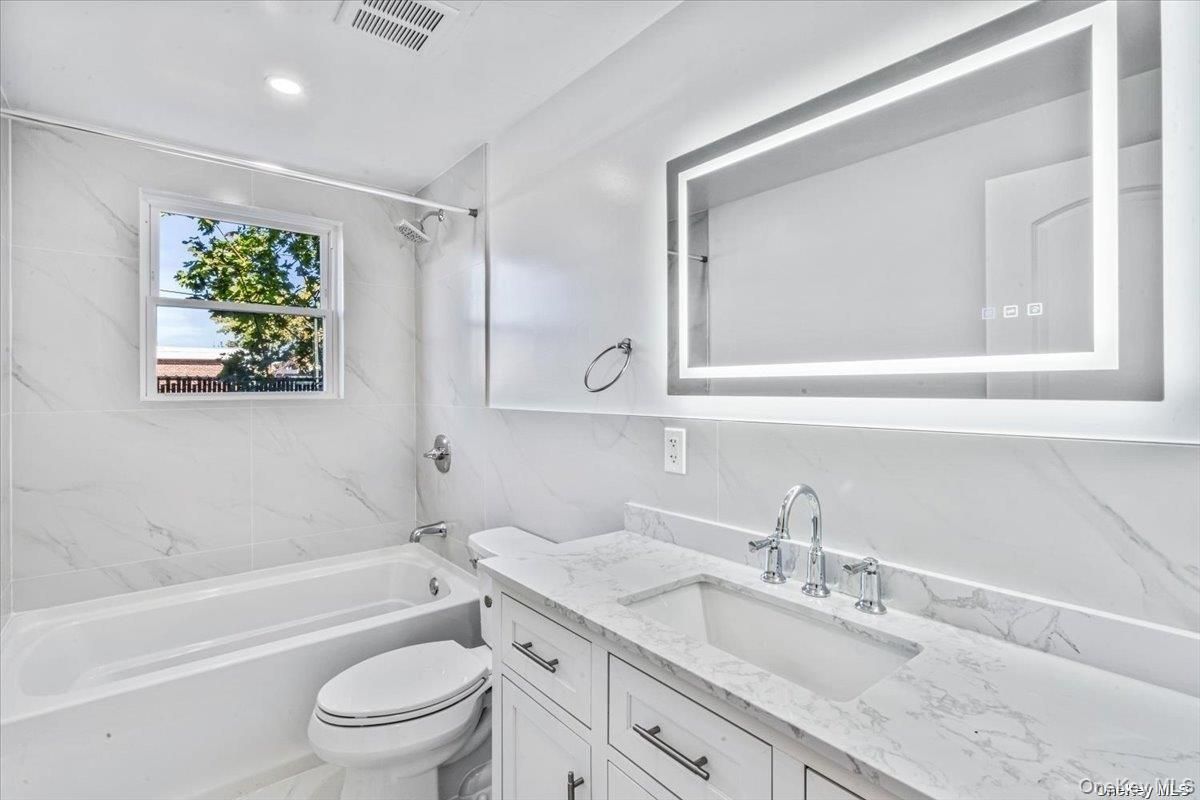 Bathroom, Interior, Marble Walls, Recessed Lighting